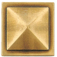 Borchia piramidale in ottone antico - Variante: 30x30
