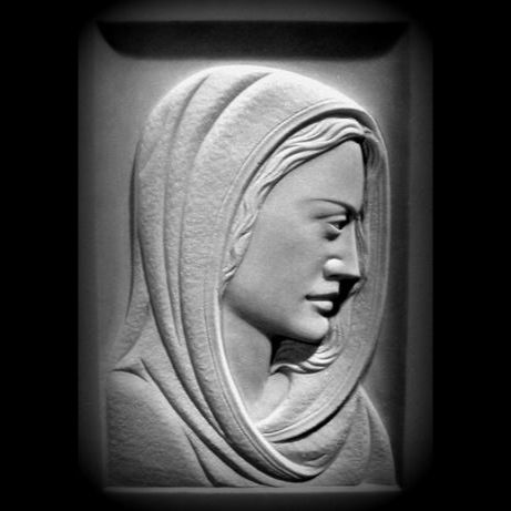 Bas-relief of the Madonna in profile with veil In Carrara marble, customizable ART05