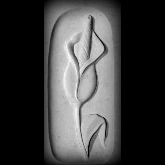 Bajorrelieve de lirio cala En mármol de Carrara, personalizable ART08
