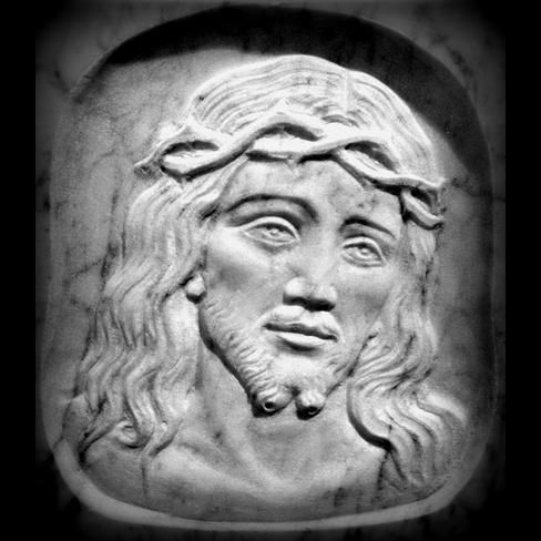 Bas-relief of Christ's face with crown of thorns In Carrara marble, customizable ART13